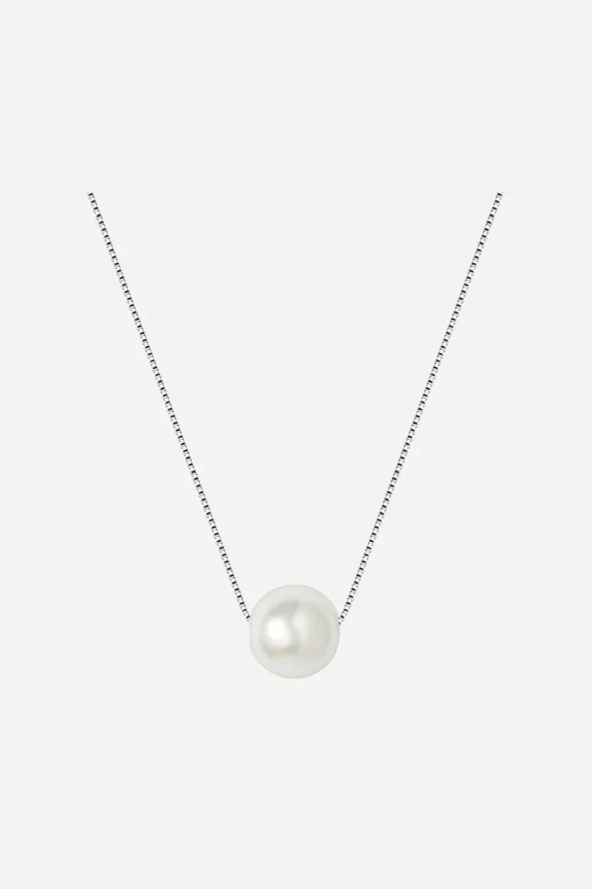 Halskæde med ferskvandsperle på fin 925 sterlingsølvkæde.