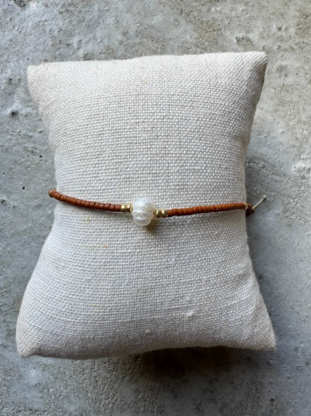 Andcopenhagen Jewelry - Holly Armbånd - Brun, Perle & Guld