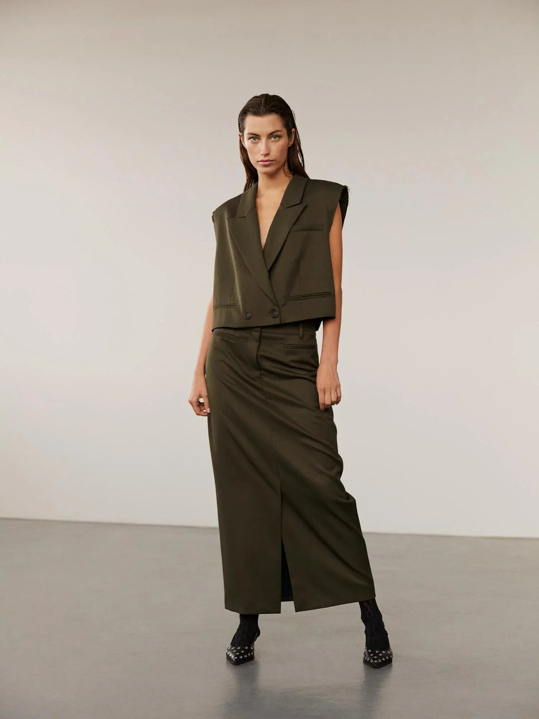 Sofie Schnoor - Vest - Kort Olive - Twill S244416 - Stilkompagniet.dk