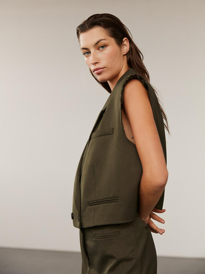 Sofie Schnoor - Vest - Kort Olive - Twill S244416