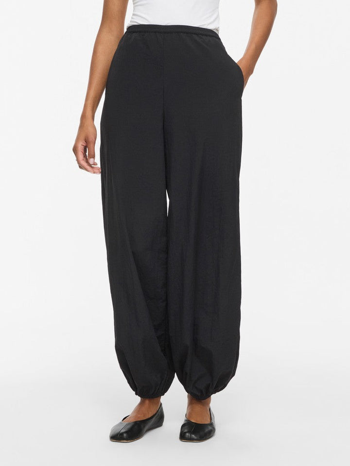 VISELMA HW BALLOON PANTS fra Vila i sort