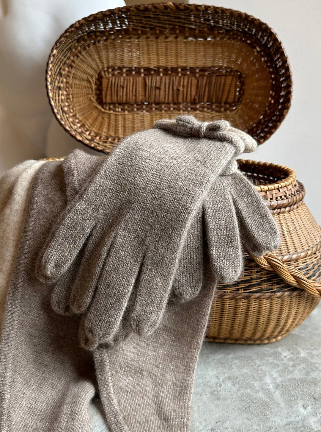 Andcopenhagen Basics - Cashmere vanter - Dark coffee