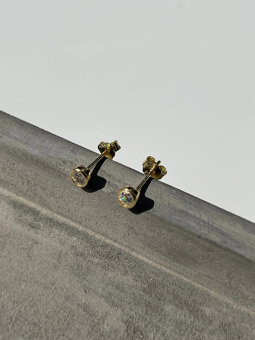 Andcopenhagen Jewelry - Øreringe studs - 18 karat guldbelagt 925 sterlingsølv - Funk zirkon stud