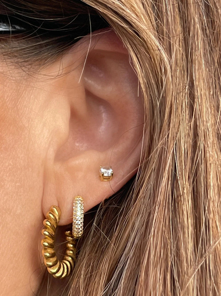 Andcopenhagen Jewelry - Øreringe studs - 18 karat guldbelagt 925 sterlingsølv - Lille pop zirkon