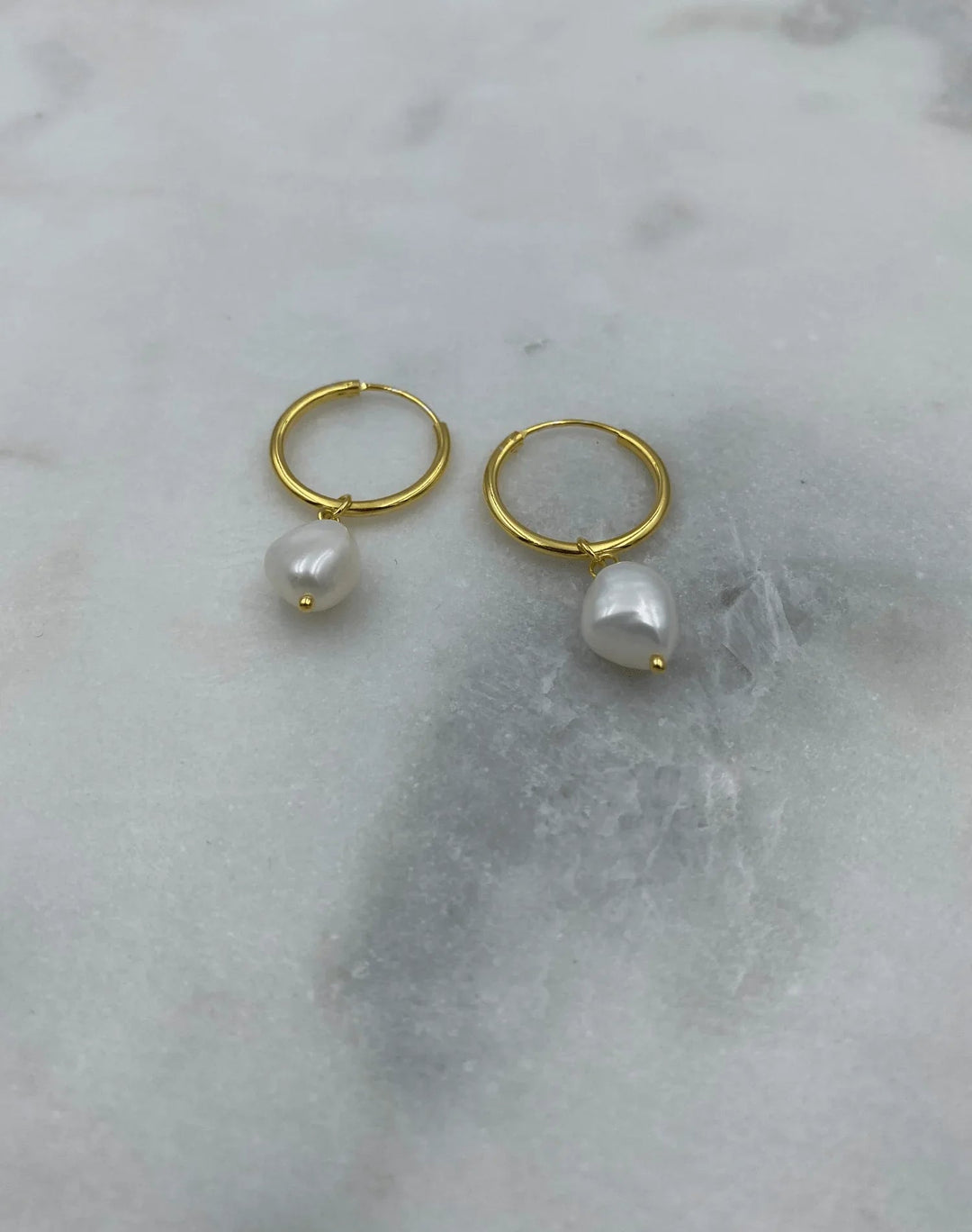 Andcopenhagen Jewelry - Øreringe hoops - 18 karat guldbelagt 925 sterlingsølv - Stinna Pearl hoop