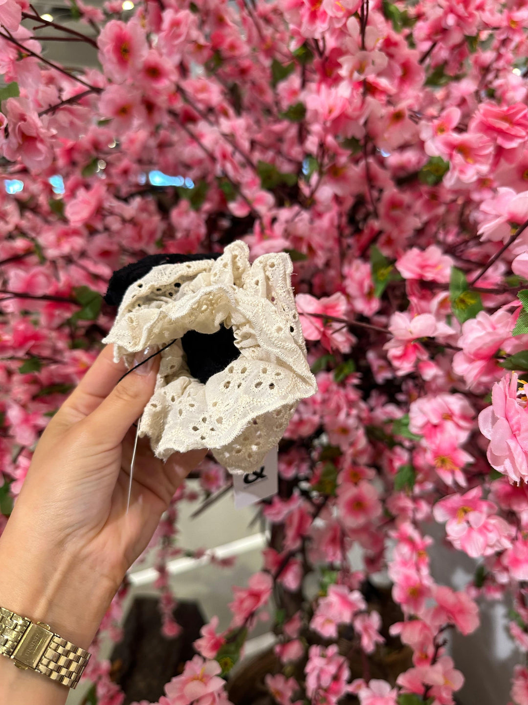 Andcopenhagen Accessories Broderi anglaise scrunchie - Creme hvid - Selma -  Andcopenhagen (Bemærk preorder)