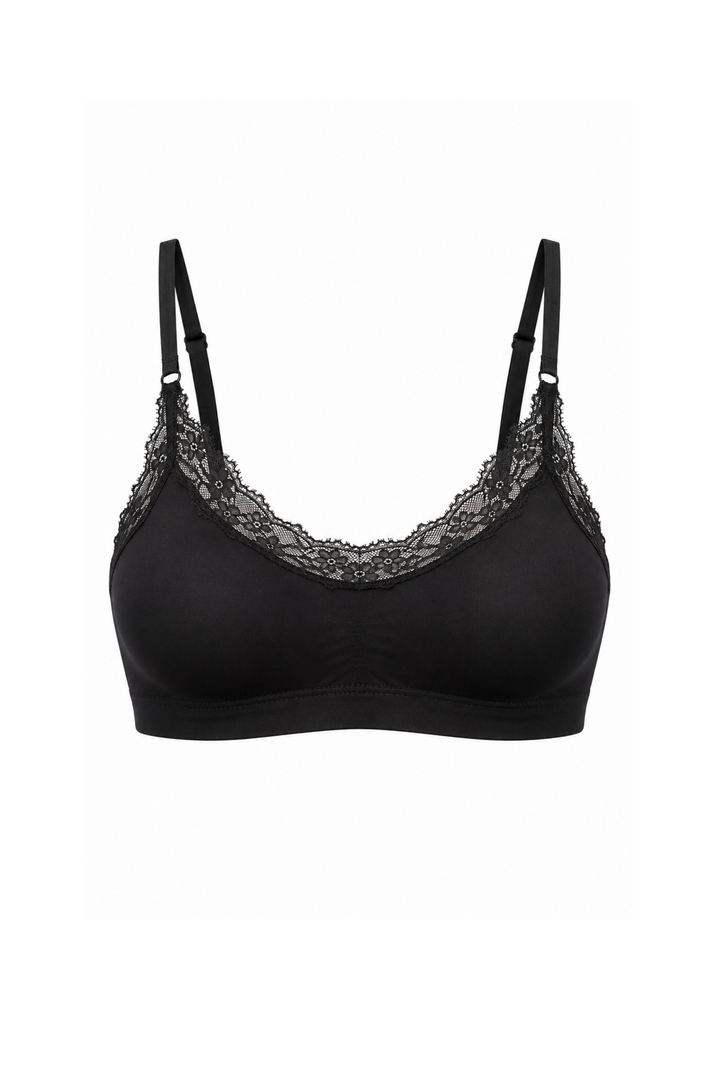 Seamless bralette fra Sassy Copenhagen med blonder i sort - Packshot