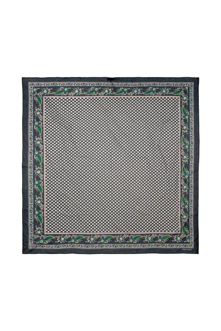 Lollys Laundry JennaLL Big Scarf in black with a detailed floral border and geometric pattern, made of 100% cotton, shown fla