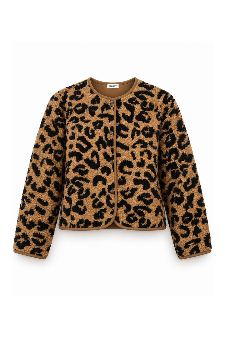 Fin jakke fra Sassy Copenhagen i leoprint i blød teddy materiale