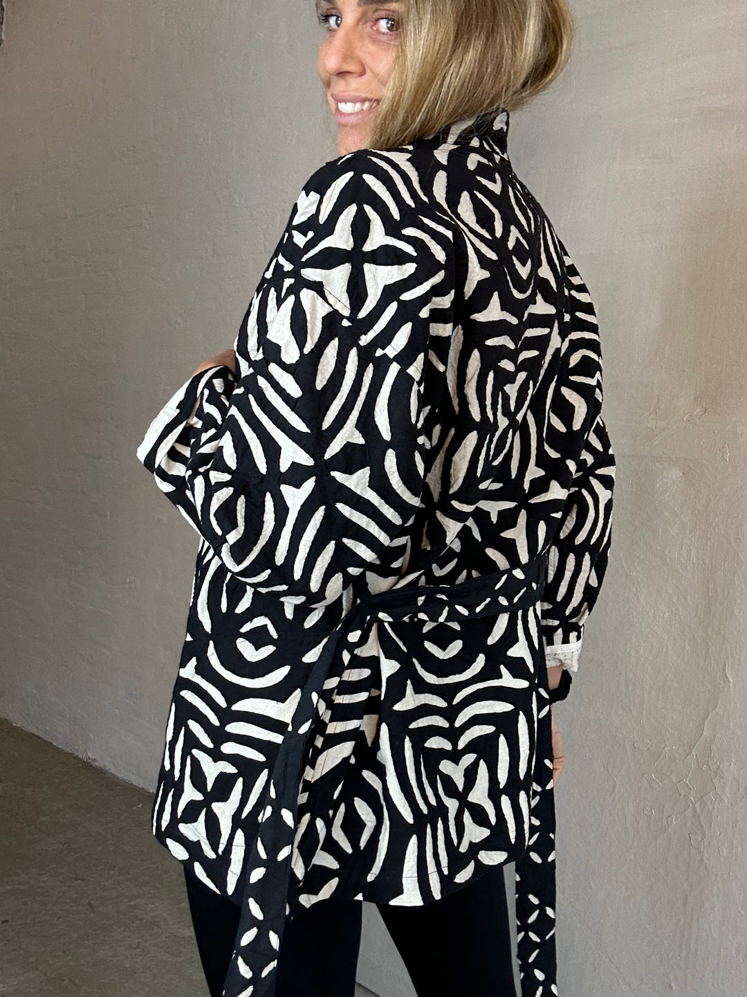 Sissel Edelbo Jakker Mønstret bomulds jakke - Sissel Edelbo Aura blanket jacket - sort/hvid