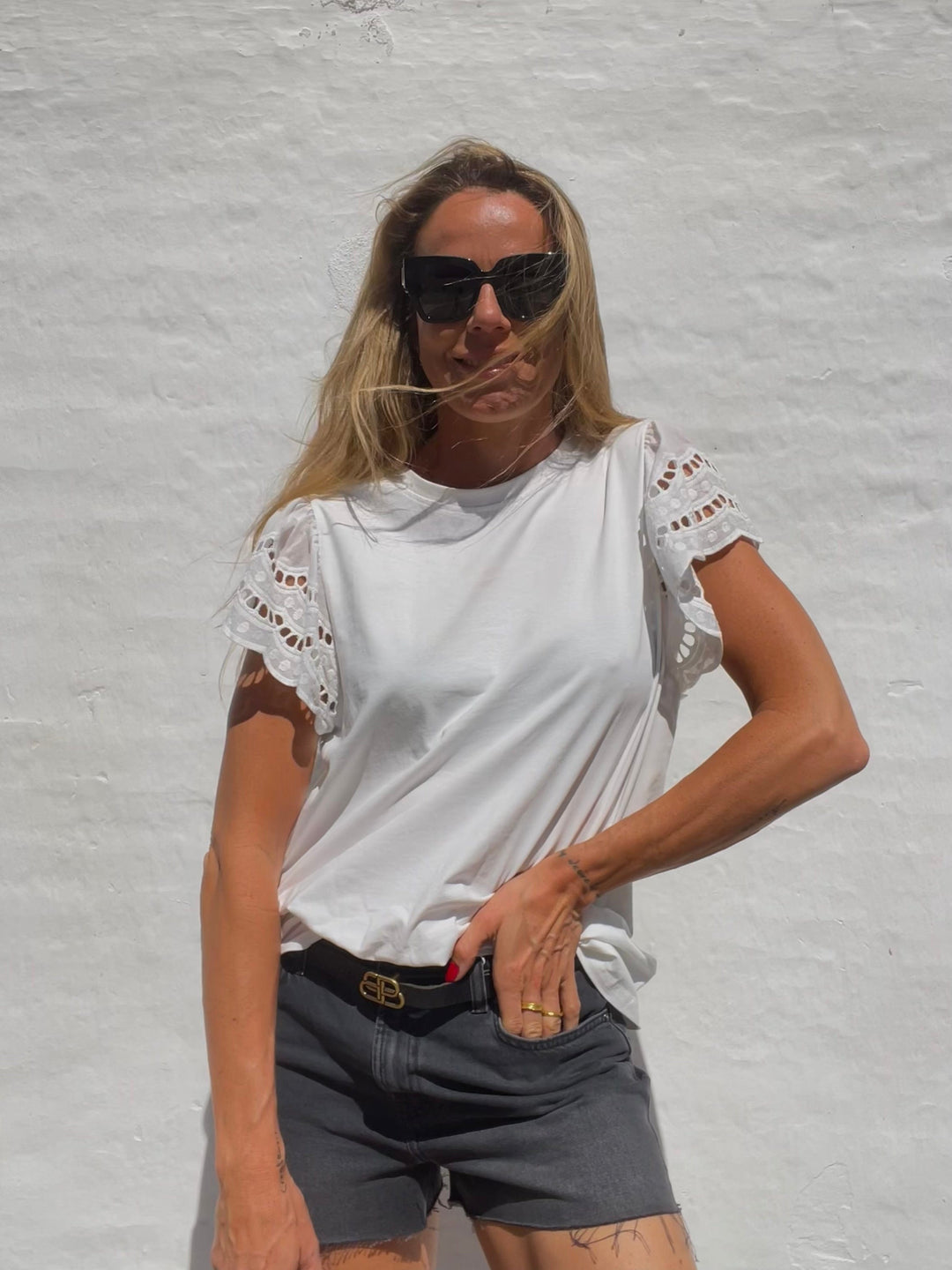 Sassy Copenhagen t-shirts & toppe Boxy t-shirt med blonder - Hvid - Mia - Sassy Copenhagen