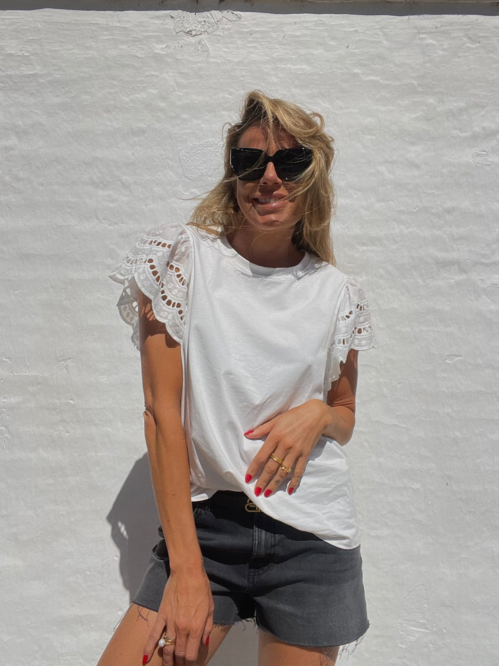 Sassy Copenhagen t-shirts & toppe Boxy t-shirt med blonder - Hvid - Mia - Sassy Copenhagen