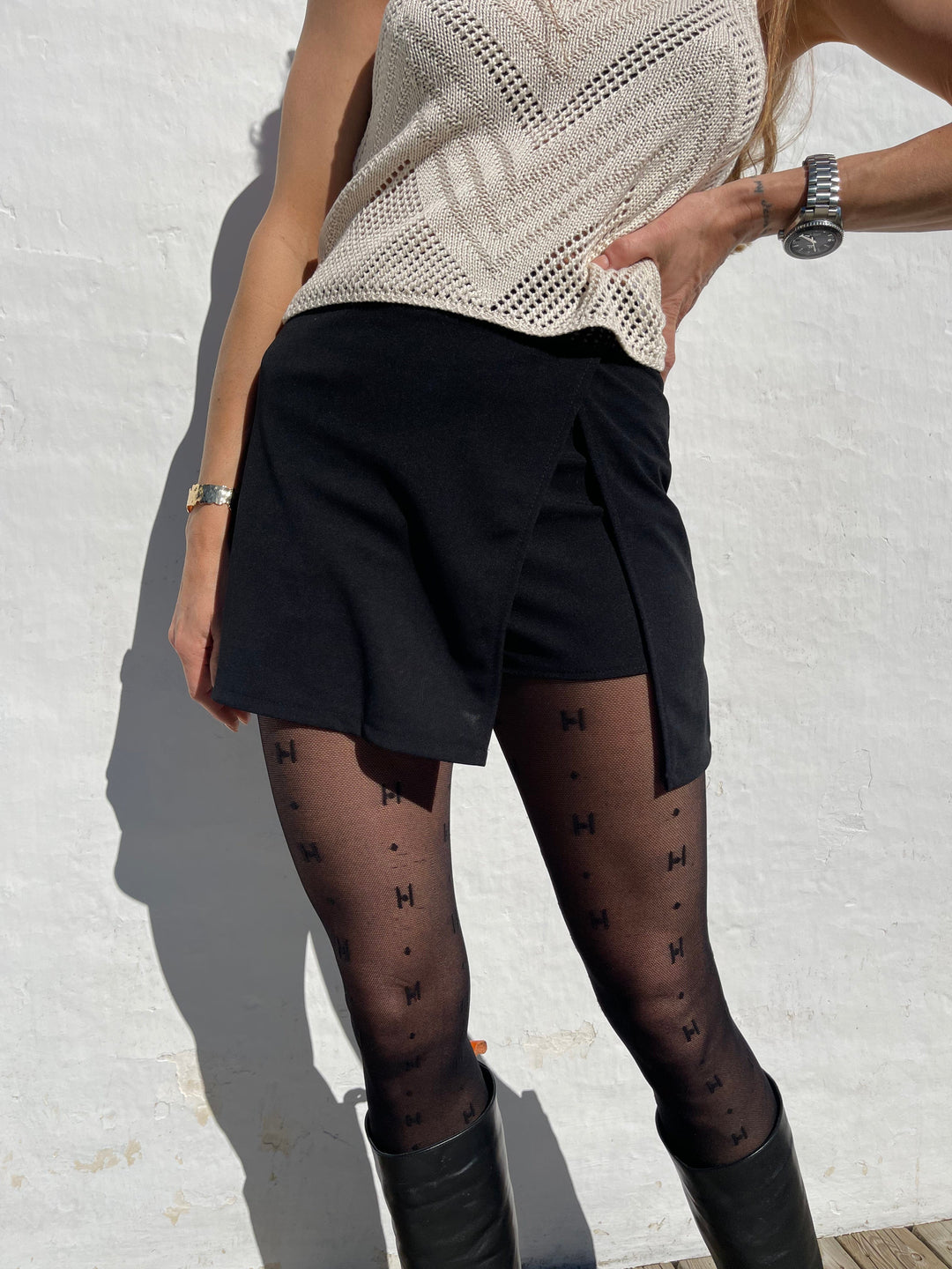 Sassy Copenhagen Tøj og tilbehør Sassy Copenhagen - Mini slit Nederdel shorts - sort